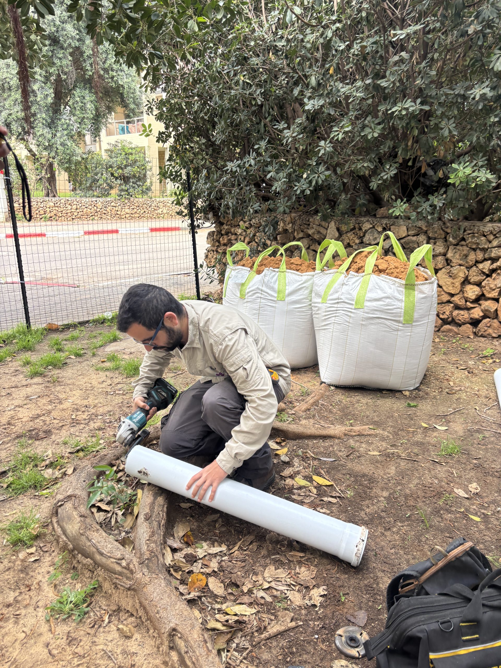 חיתוך הצינורות בשטח לטובת דיוק החיבור